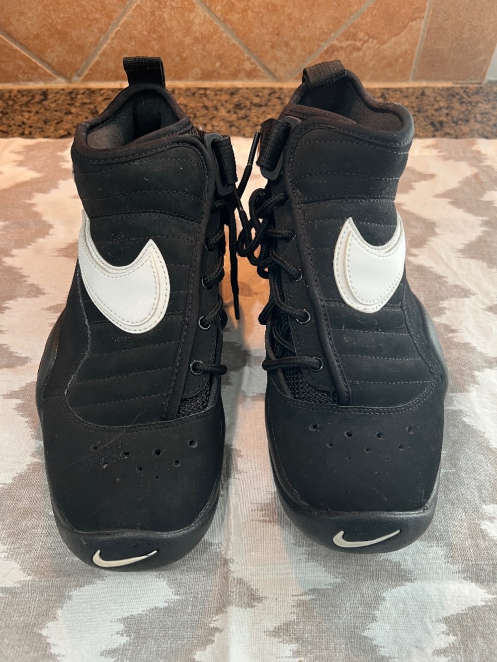 RARE Nike Air Shake Ndestrukt AA2888-001 Dennis Rodman Black & White-Size 5Y US